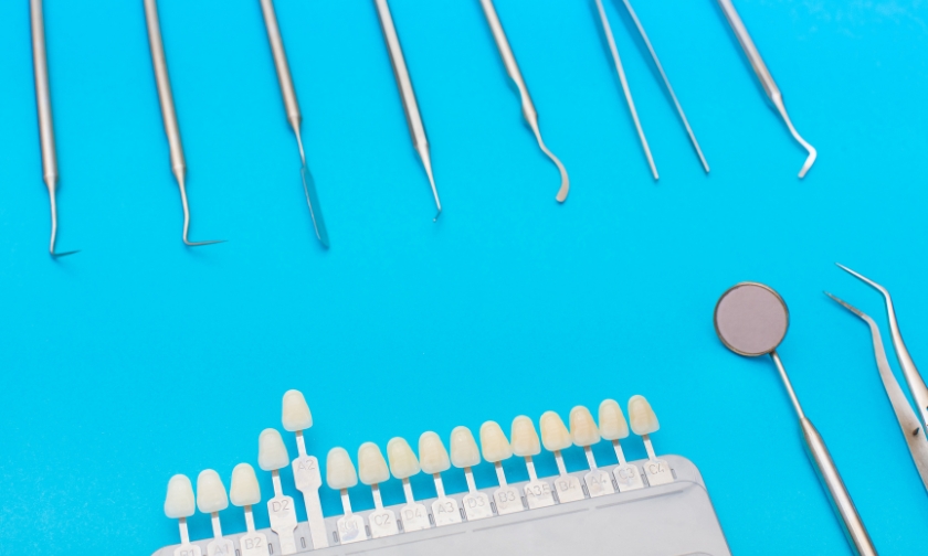 Dental instruments arranged for treatment procedures