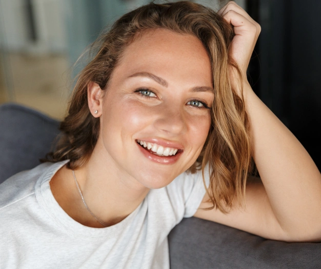 Smiling woman with bright healthy teeth